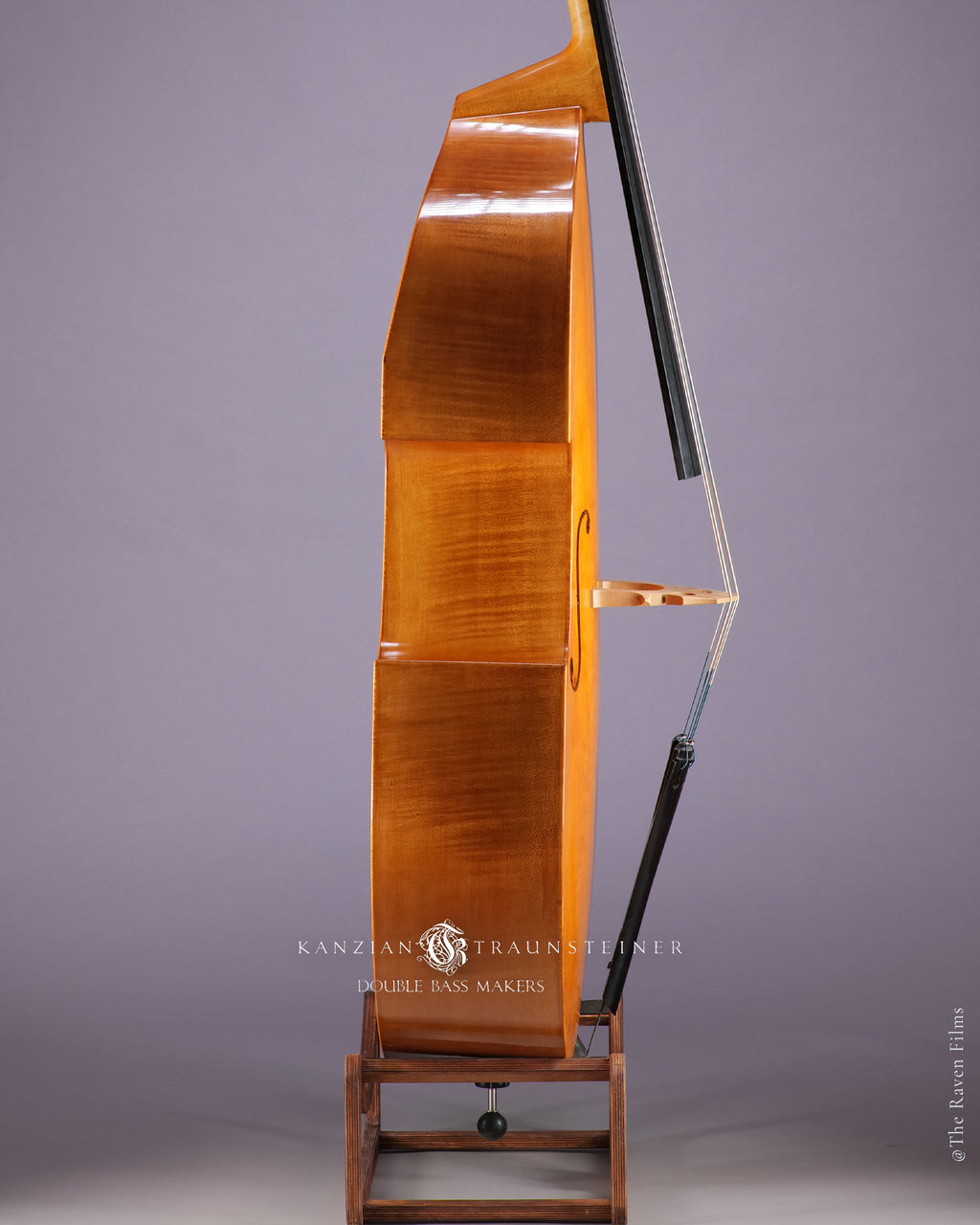 Right zoomed view of 2022 Viennese K&T golden varnish 