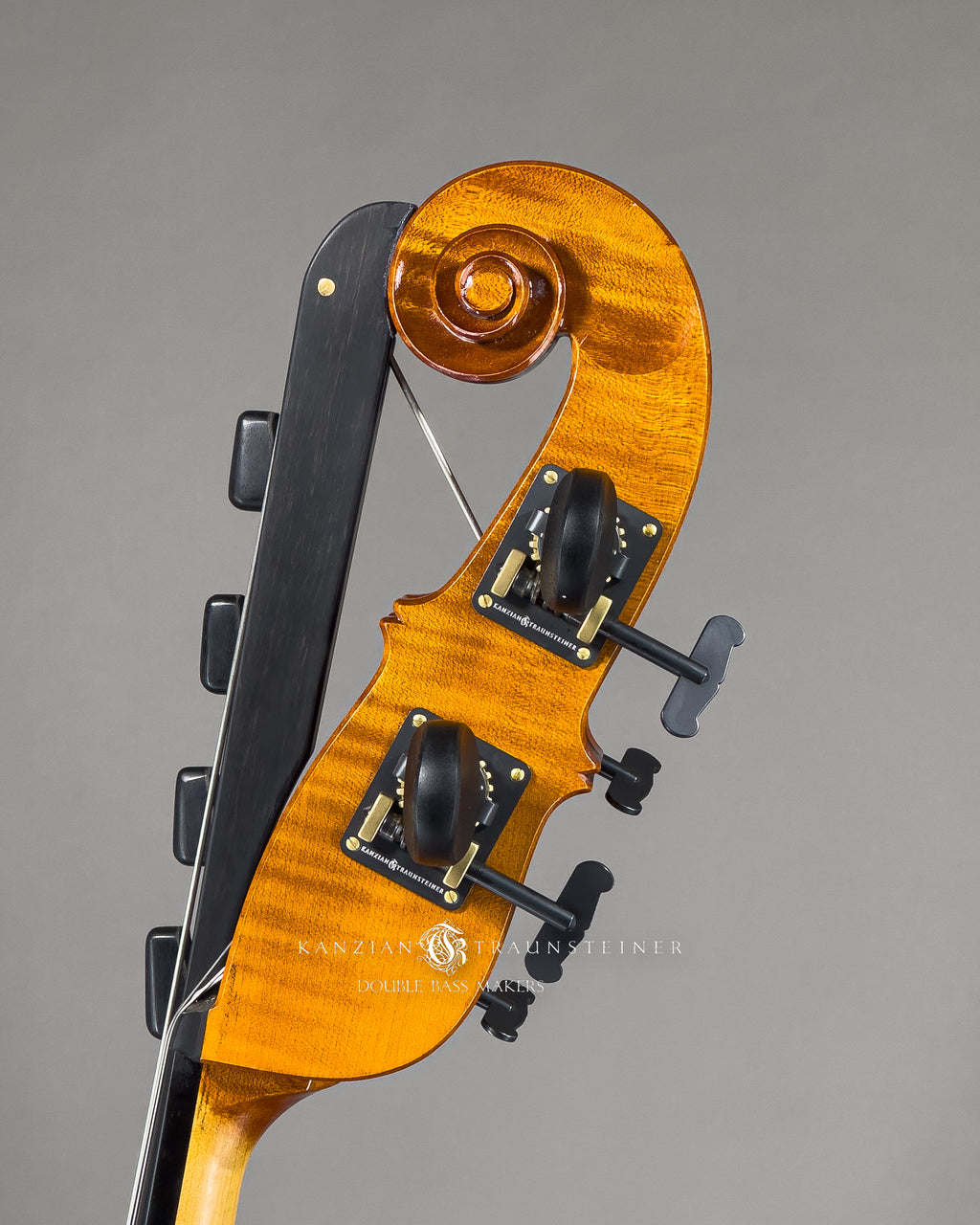 2025 K&T Blond Viennese with extension scroll from left side