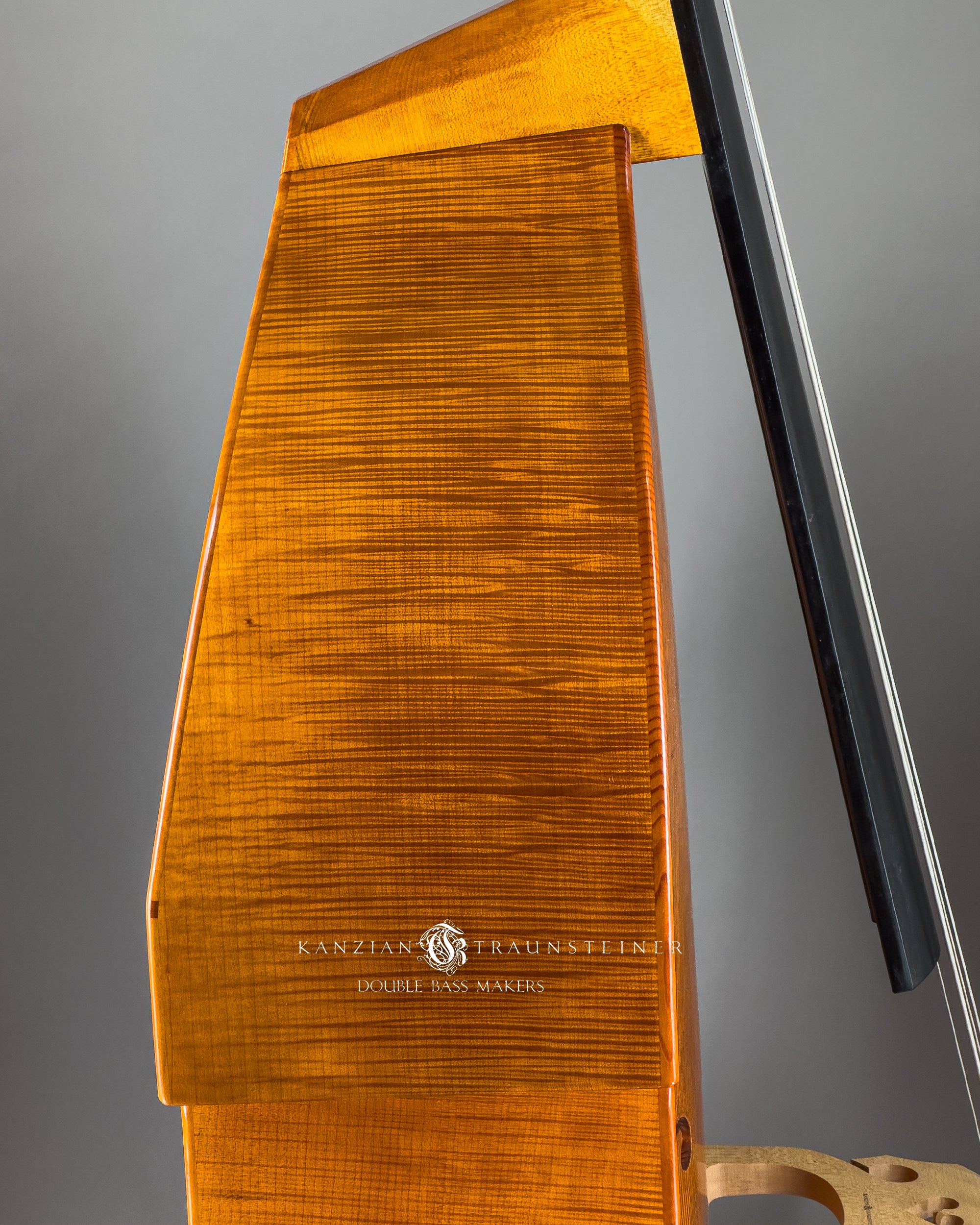 2025 K&T Blond Viennese with extension right wood and varnish detail