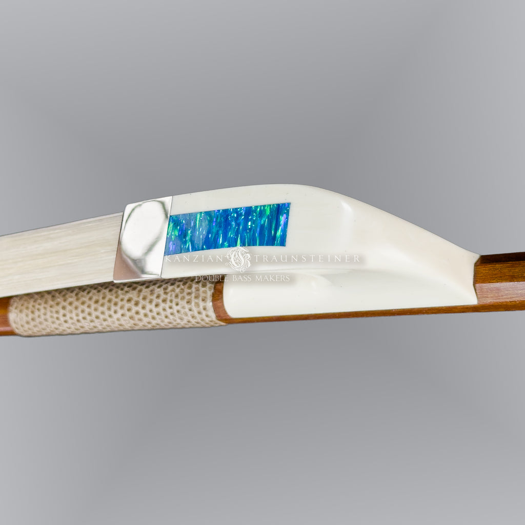 Mother of pearl of Kanzian & Traunsteiner bow, 3 stars with white frog and round stick.