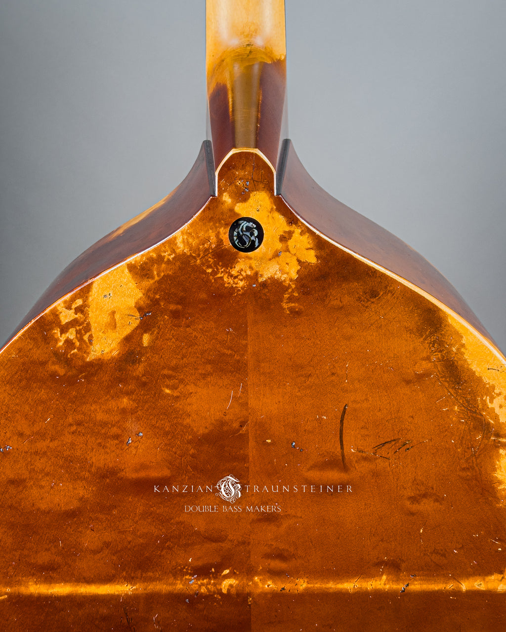 Kanzian & Traunsteiner 10th anniversary double bass: back logo detail 