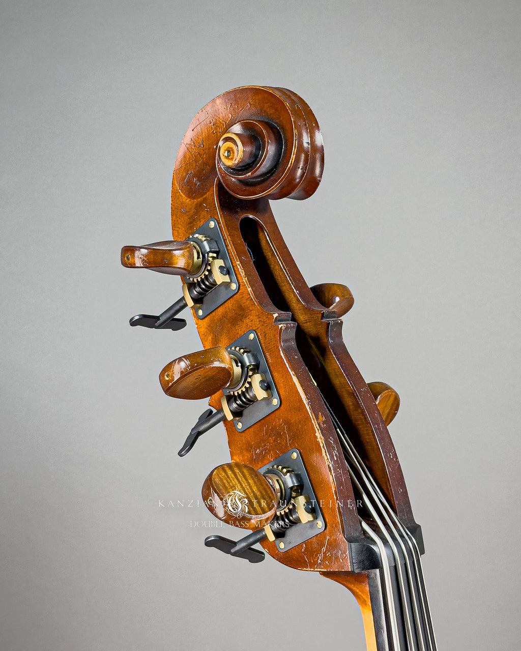 Kanzian & Traunsteiner 10th anniversary double bass: scroll oblique view