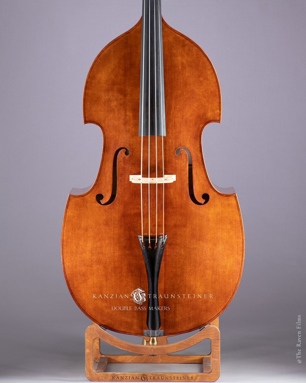 front table of Kanzian & Traunsteiner 2021 double bass, brown-red varnish