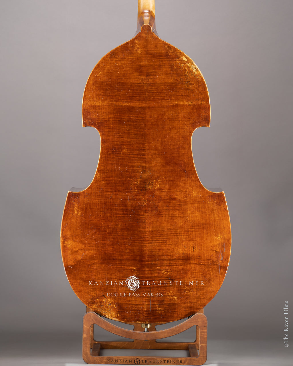 5 strings double bass Antik 2 by Kanzian & Traunsteiner, zoomed back view
