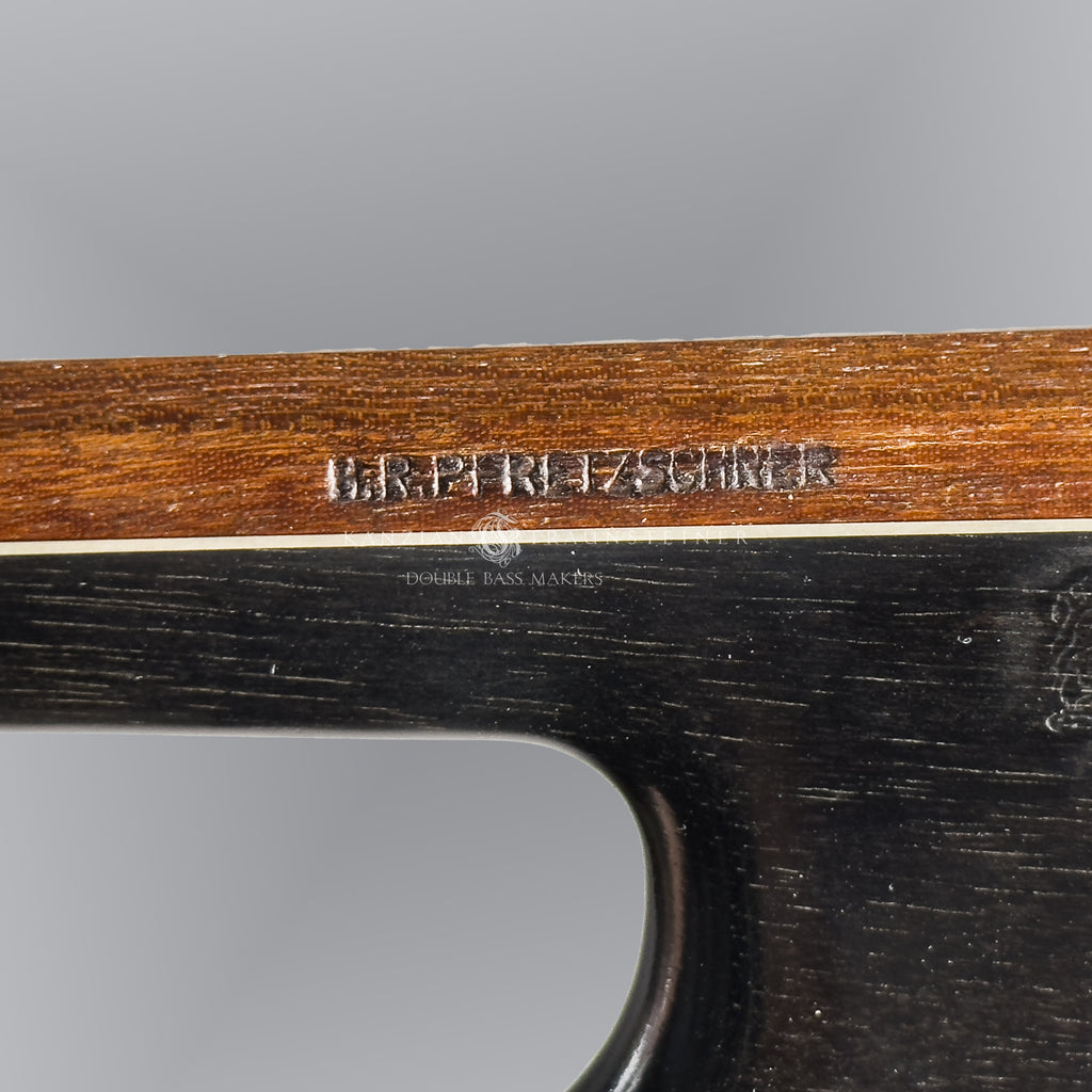 H.R. Pfretzschner 138g bow stamp close up