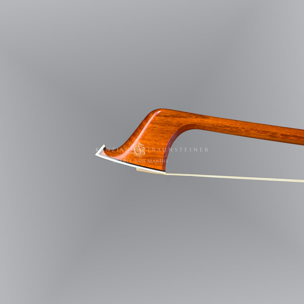 View of tip on M.Dölling Special Vigneron + Horn Screw double bass bow